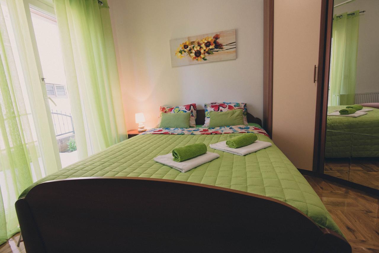 Apartments Sunny Garden Brodarica  Exterior photo