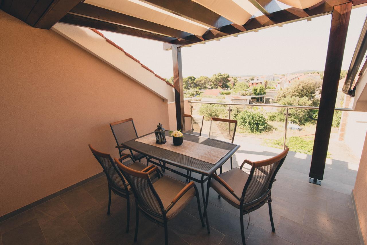 Apartments Sunny Garden Brodarica  Exterior photo