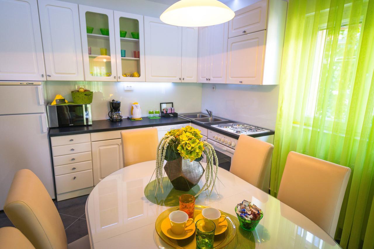 Apartments Sunny Garden Brodarica  Exterior photo